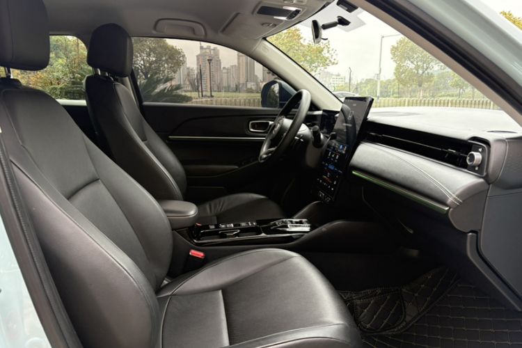 Used Honda e:NP1 2023 420 km Vision Edition Interior 1