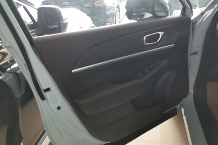Used Honda e:NP1 2023 420 km Vision Edition Left Front Door Interior