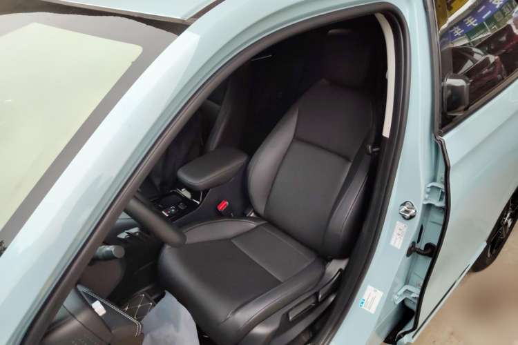 Used Honda e:NP1 2023 420 km Vision Edition Left Front Seat
