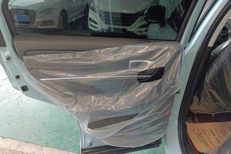Used Honda e:NP1 2023 420 km Vision Edition Left Rear Door Interior