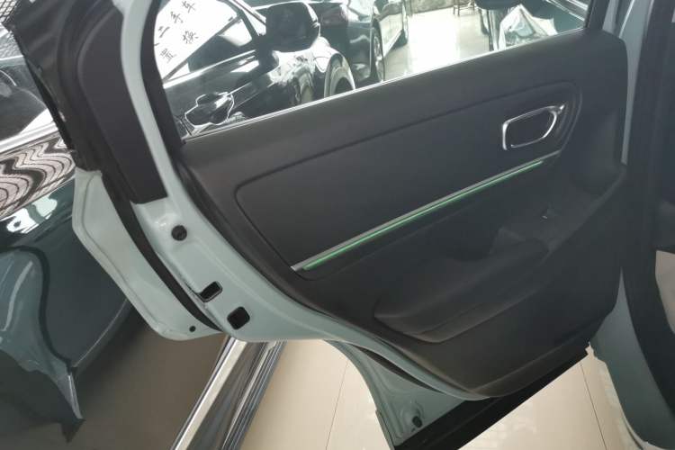 Used Honda e:NP1 2023 420 km Vision Edition Left Rear Door Interior