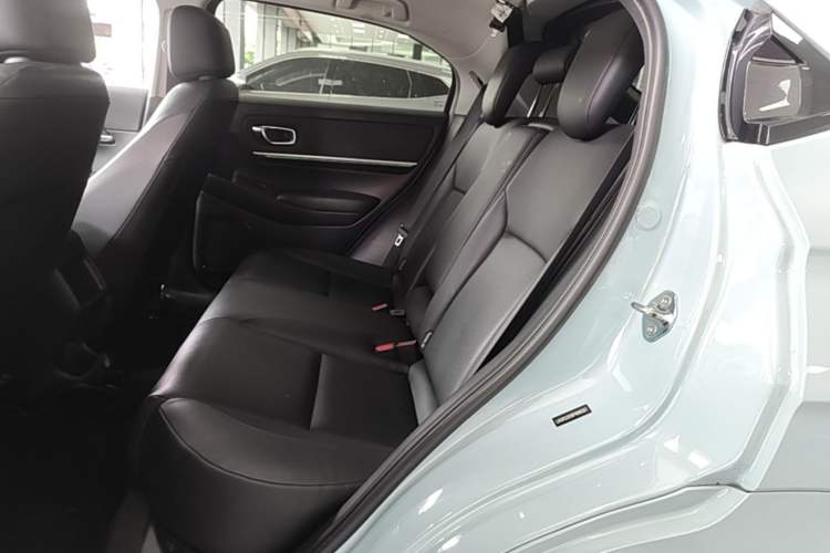 Used Honda e:NP1 2023 420 km Vision Edition Left Rear Seat