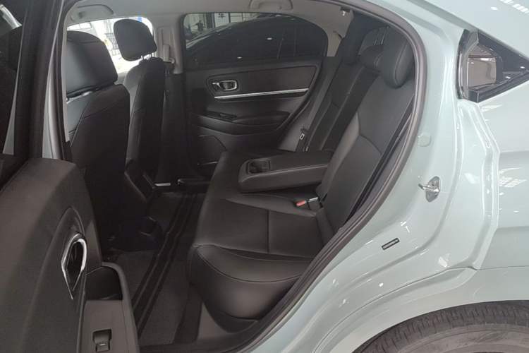Used Honda e:NP1 2023 420 km Vision Edition Left Rear Seat