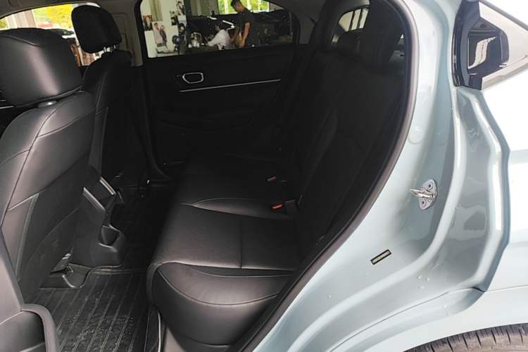 Used Honda e:NP1 2023 420 km Vision Edition Left Rear Seat