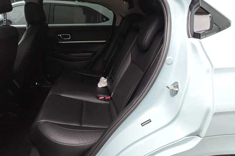 Used Honda e:NP1 2023 420 km Vision Edition Left Rear Seat