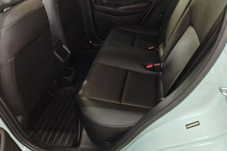 Used Honda e:NP1 2023 420 km Vision Edition Left Rear Seat