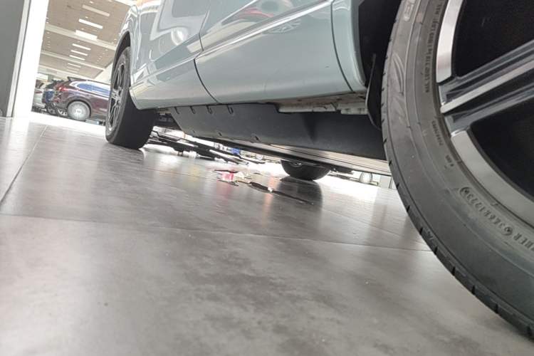 Used Honda e:NP1 2023 420 km Vision Edition Left Side Sill