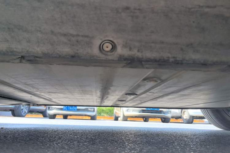 Used Honda e:NP1 2023 420 km Vision Edition Left Side Sill