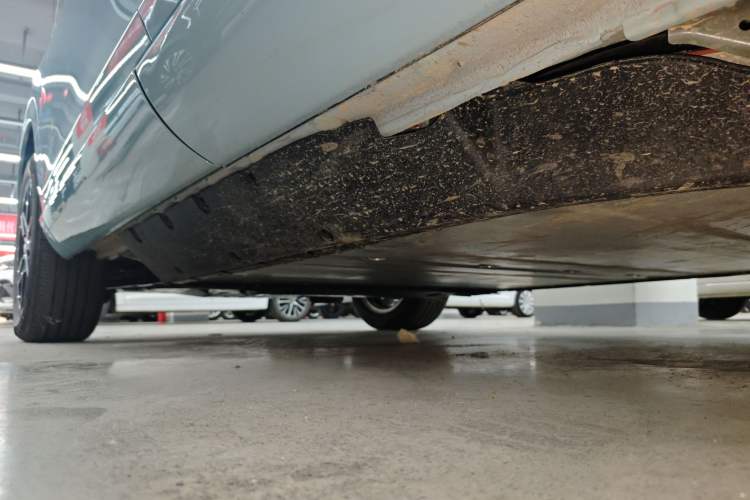 Used Honda e:NP1 2023 420 km Vision Edition Left Side Sill