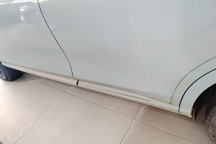 Used Honda e:NP1 2023 420 km Vision Edition Left Side Sill