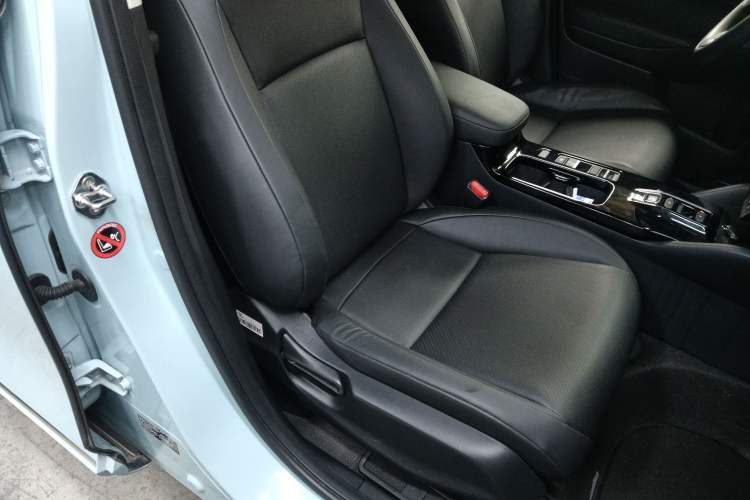 Used Honda e:NP1 2023 420 km Vision Edition Right Front Seat