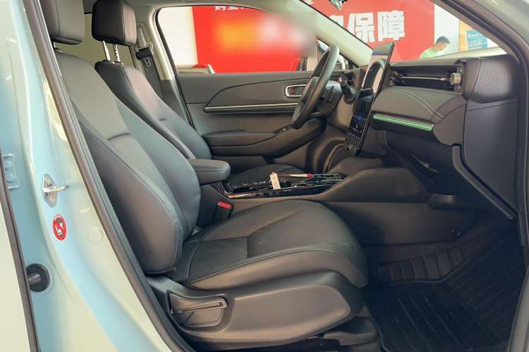 Used Honda e:NP1 2023 420 km Vision Edition Right Front Seat