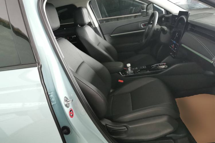 Used Honda e:NP1 2023 420 km Vision Edition Right Front Seat