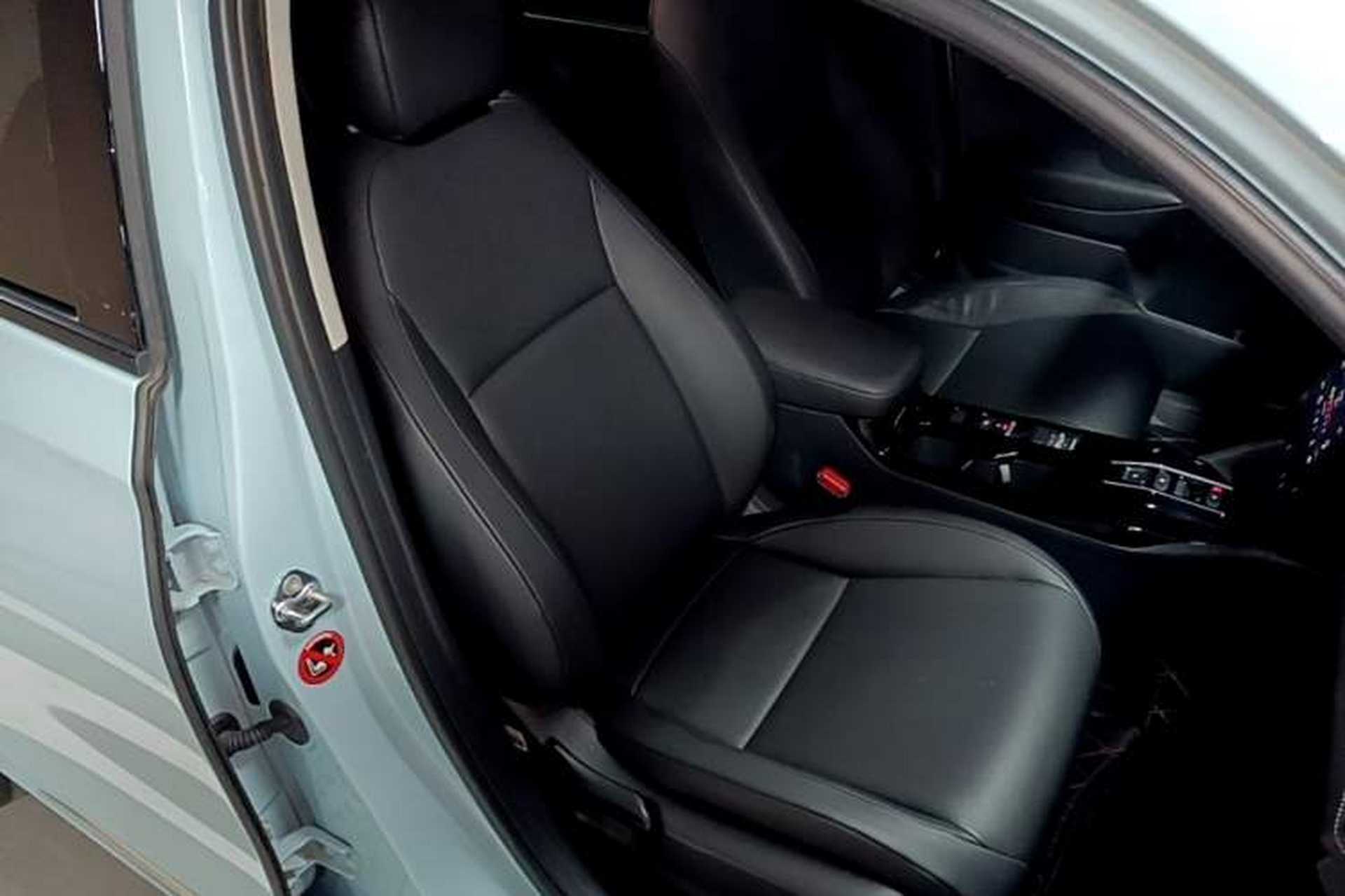 Used Honda e:NP1 2023 420 km Vision Edition Right Front Seat