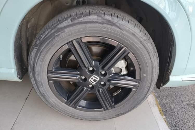 Used Honda e:NP1 2023 420 km Vision Edition Right Front Wheel Hub