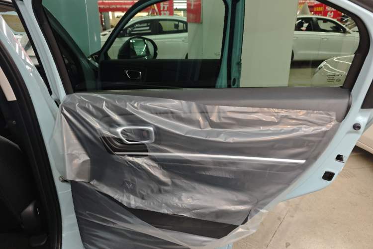 Used Honda e:NP1 2023 420 km Vision Edition Right Rear Door Interior