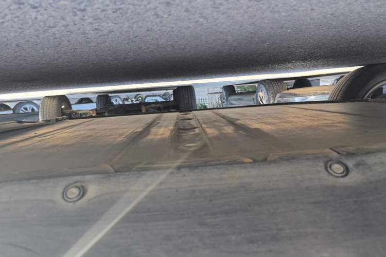 Used Honda e:NP1 2023 420 km Vision Edition Right Side Sill