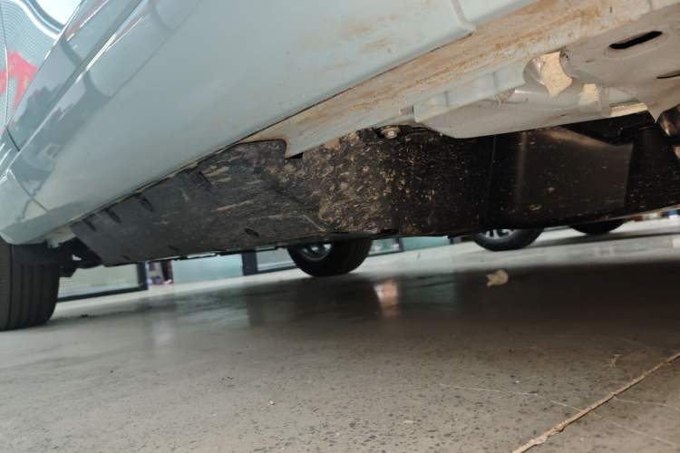 Used Honda e:NP1 2023 420 km Vision Edition Right Side Sill