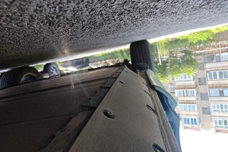 Used Honda e:NP1 2023 420 km Vision Edition Right Side Sill