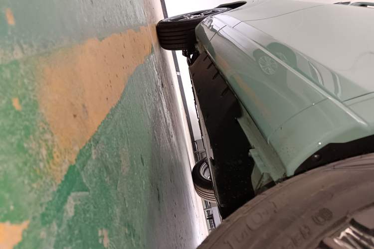 Used Honda e:NP1 2023 420 km Vision Edition Right Side Sill