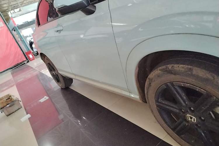 Used Honda e:NP1 2023 420 km Vision Edition Right Side Sill