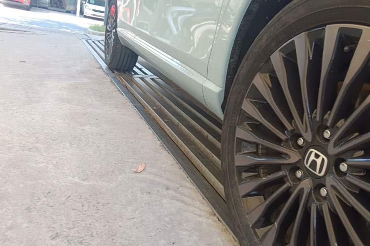 Used Honda e:NP1 2023 510 km Range Lanji Version Right Side Sill
