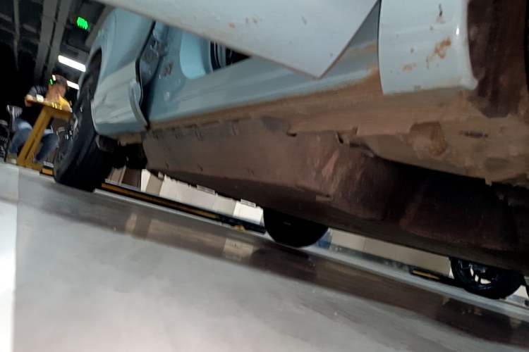 Used Honda e:NP1 2023 420 km Vision Edition Right Side Sill