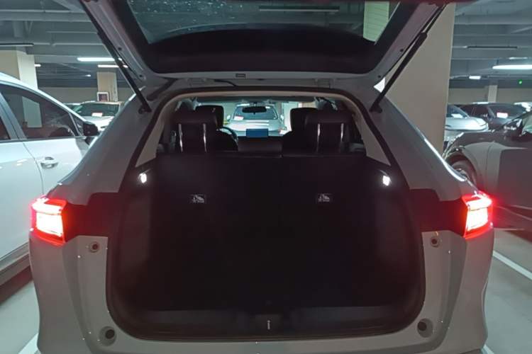 Used Honda e:NP1 2023 420 km Vision Edition Trunk