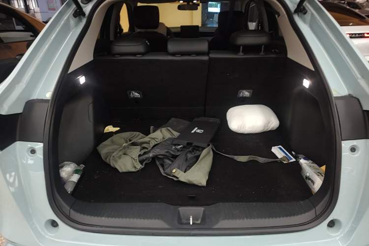 Used Honda e:NP1 2023 420 km Vision Edition Trunk