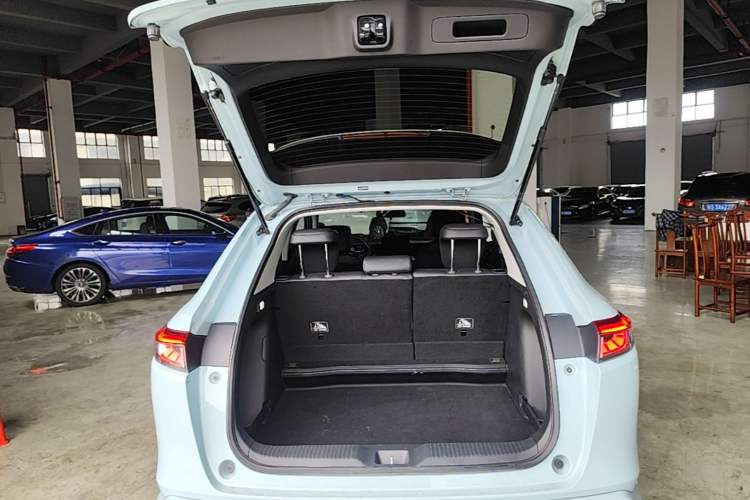 Used Honda e:NP1 2023 420 km Vision Edition Trunk