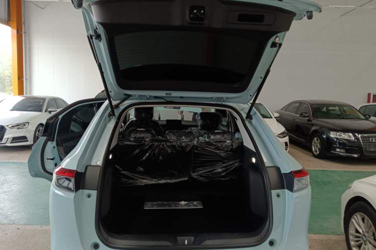 Used Honda e:NP1 2023 420 km Vision Edition Trunk