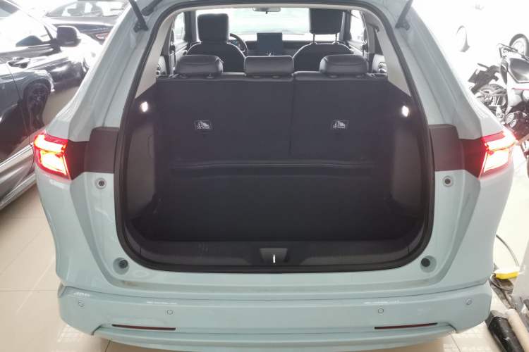 Used Honda e:NP1 2023 420 km Vision Edition Trunk