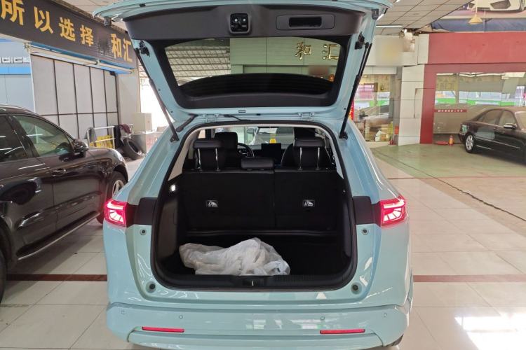 Used Honda e:NP1 2023 420 km Vision Edition Trunk