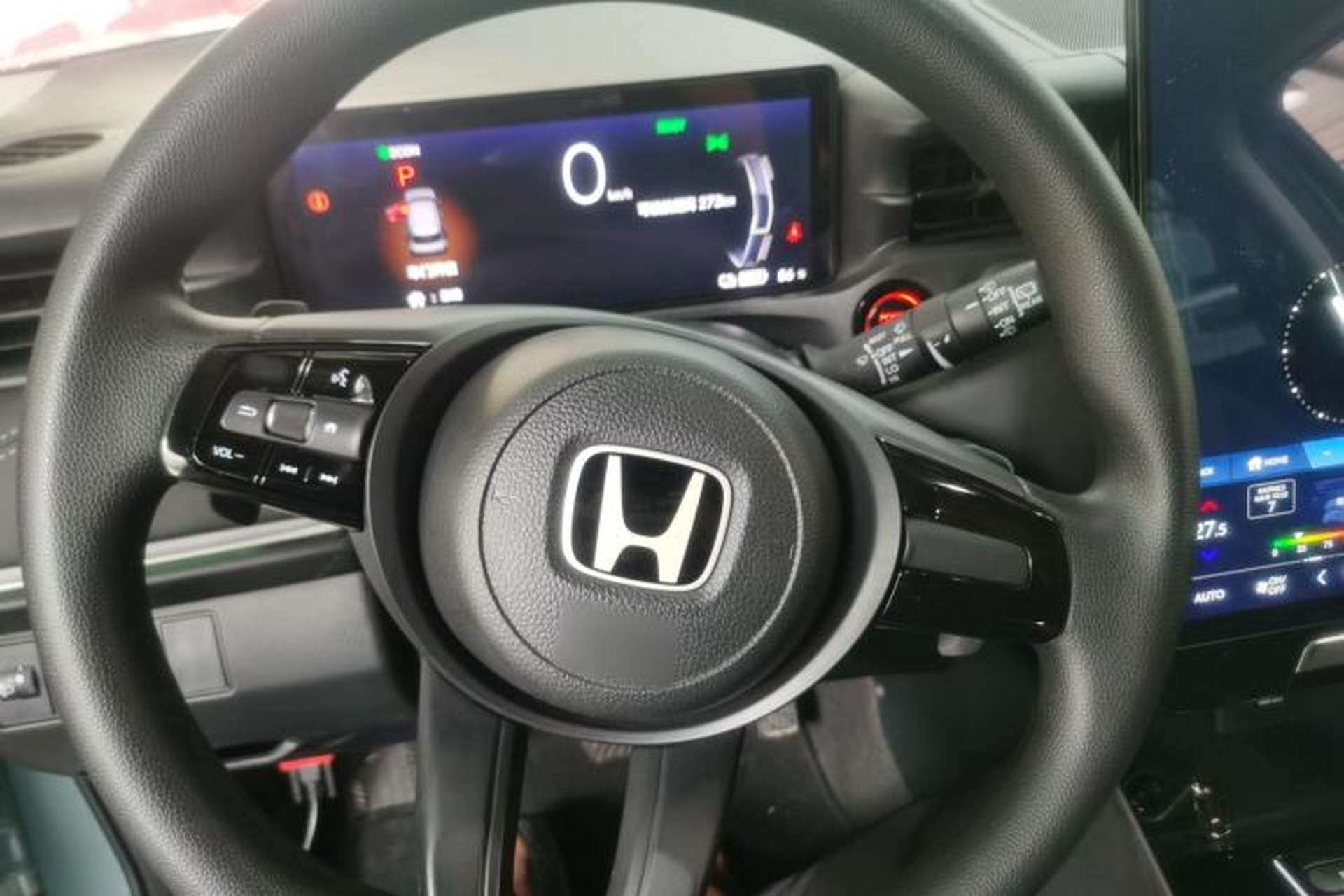 Used Honda e:NP1 2023 420 km Vision Edition Steering Wheel