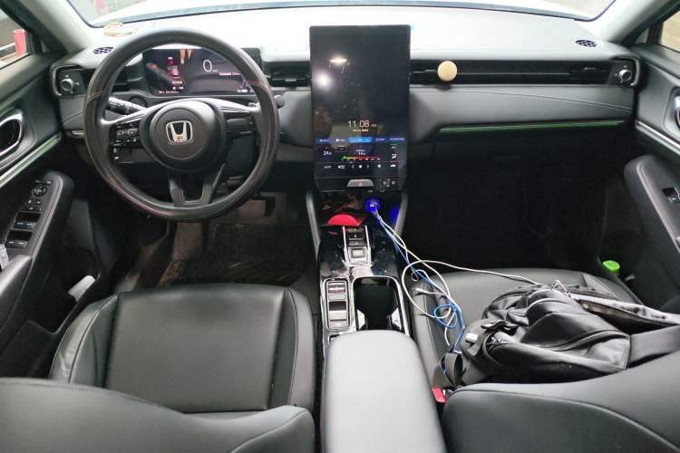 Used Honda e:NP1 2023 420 km Vision Edition Center Console