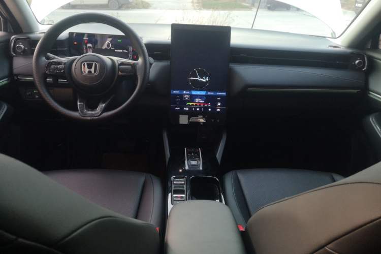 Used Honda e:NP1 2023 420 km Vision Edition Center Console