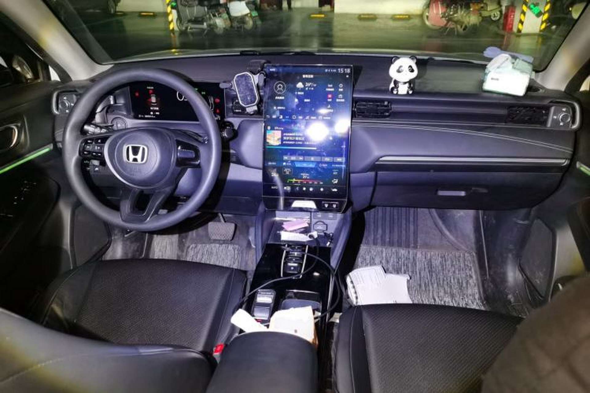 Used Honda e:NP1 2023 420 km Vision Edition Center Console