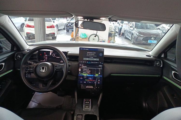 Used Honda e:NP1 2023 420 km Vision Edition Center Console