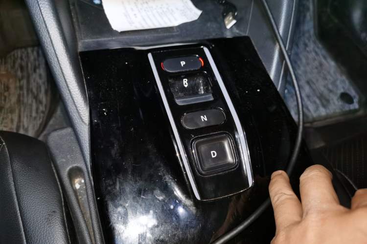 Used Honda e:NP1 2023 420 km Vision Edition Gear Lever