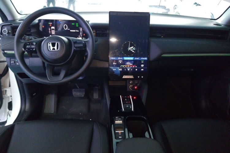 Used Honda e:NP1 2023 420 km Vision Edition Interior 1