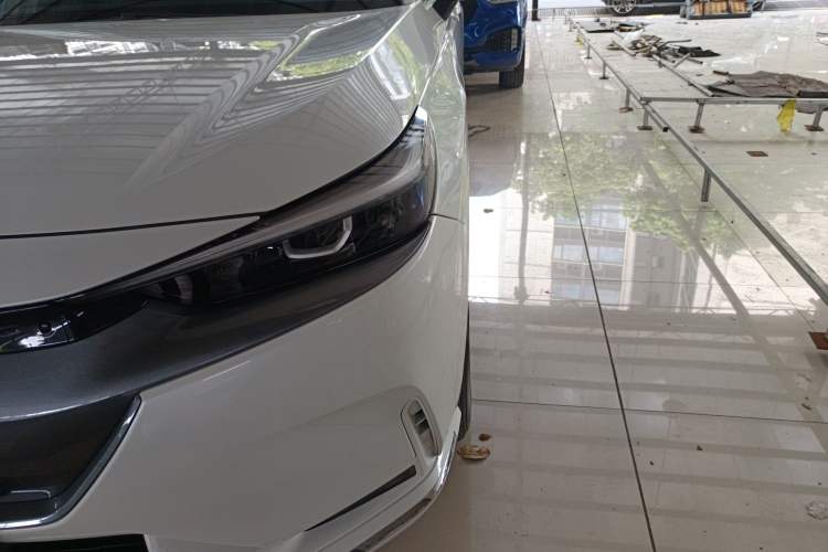 Used Honda e:NP1 2023 420 km Vision Edition Left Front Headlight