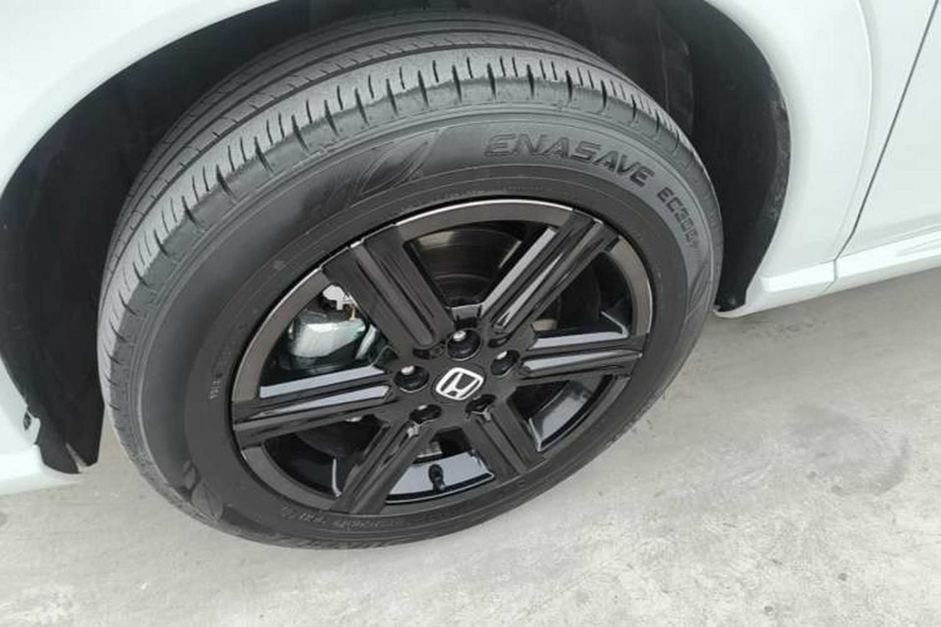 Used Honda e:NP1 2023 420 km Vision Edition Left Front Wheel Hub