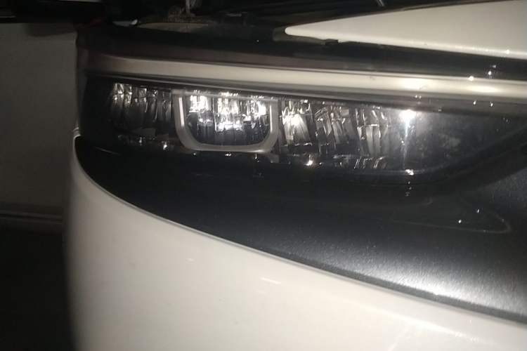 Used Honda e:NP1 2023 420 km Vision Edition Right Front Headlight
