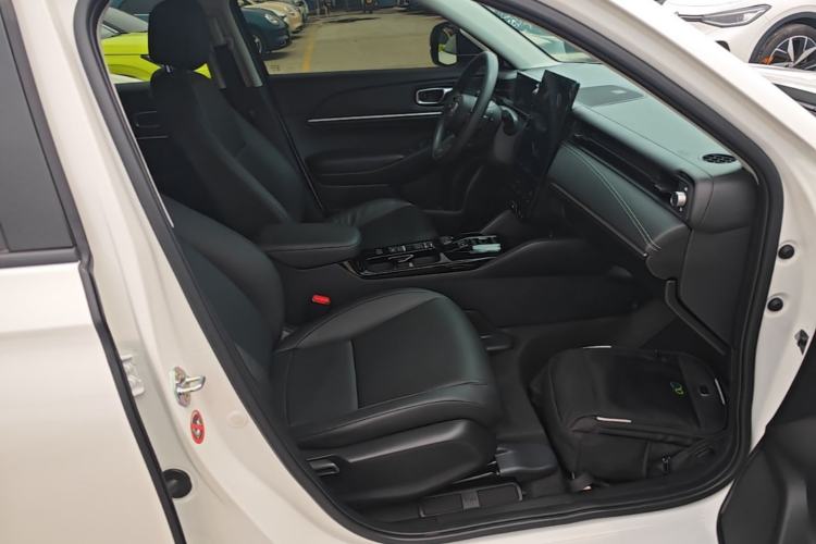 Used Honda e:NP1 2023 420 km Vision Edition Right Front Seat