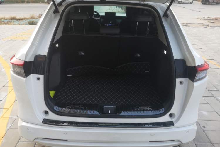 Used Honda e:NP1 2023 420 km Vision Edition Trunk