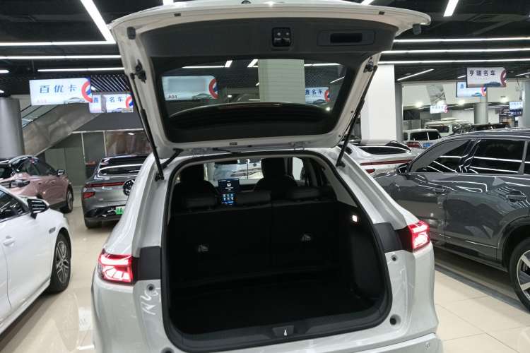 Used Honda e:NP1 2023 420 km Vision Edition Trunk