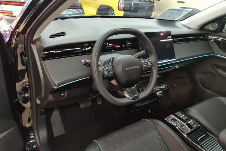 Used Honda e:NP2 2024 Advanced Edition Center Console