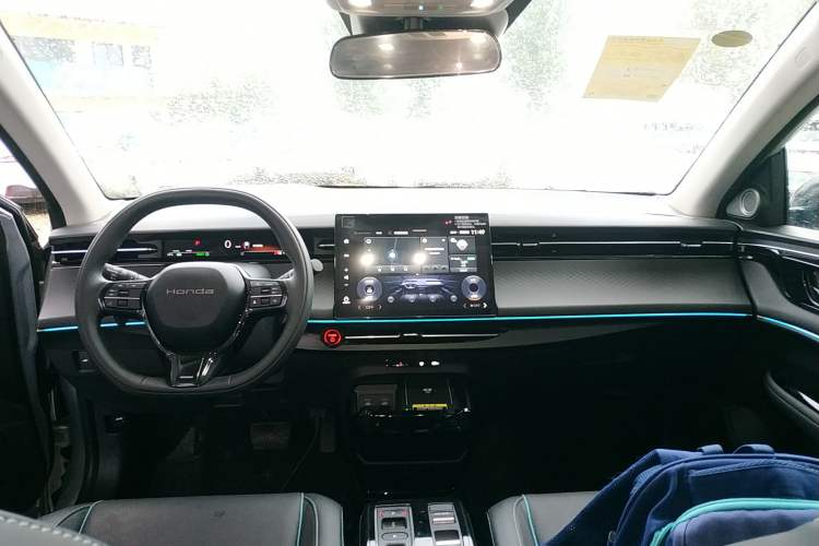 Used Honda e:NP2 2024 Advanced Edition Center Console