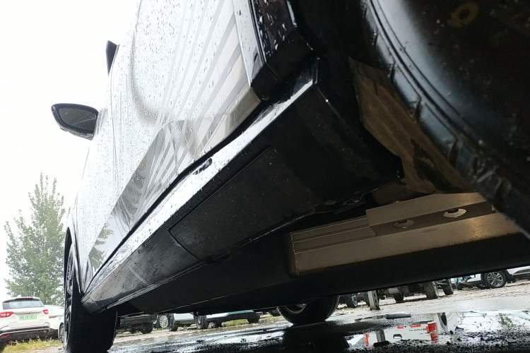 Used Honda e:NP2 2024 Advanced Edition Left Side Sill