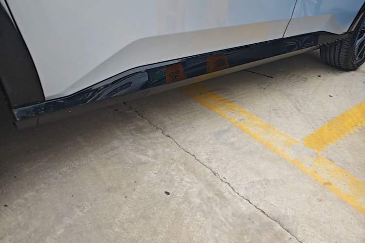 Used Honda e:NP2 2024 Advanced Edition Left Side Sill